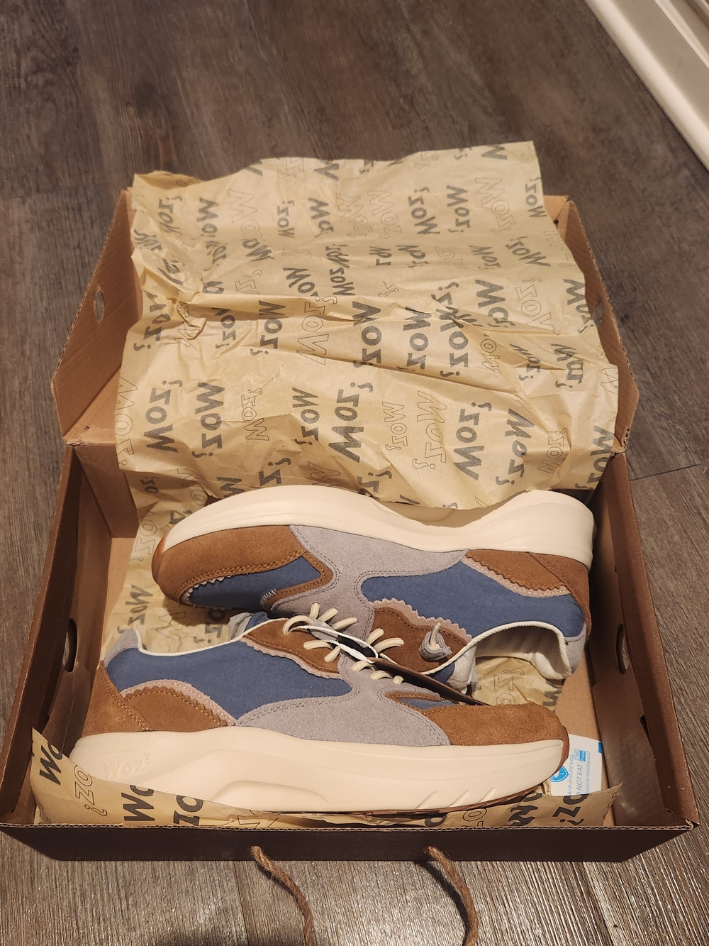 Woz? Italy Mens 8 Women 9.5 Mark- Game Shoes